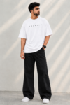 Minimalist VELVITO Streetwear Portrait (1)